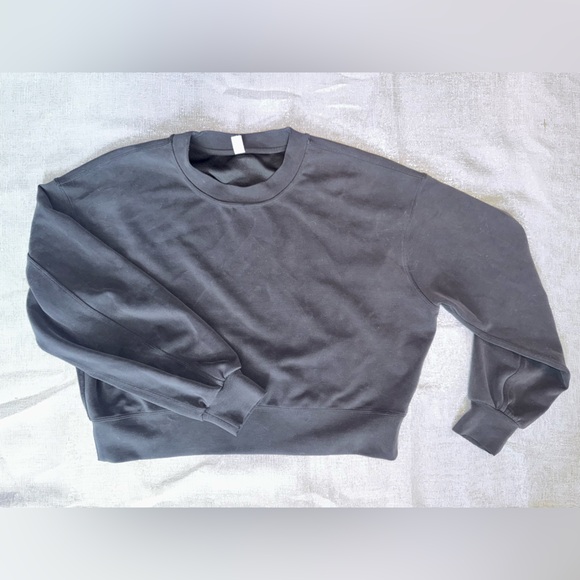 lululemon athletica Jackets & Blazers - Lululemon Black Cropped Sweatshirt